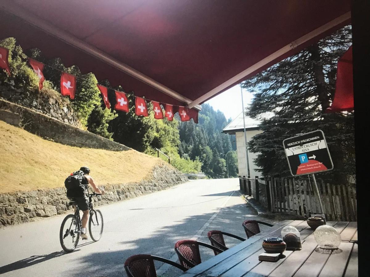 Alte Post Mit Geschichte Und Restaurant Tavanasa Exterior foto